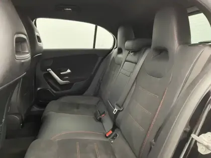 Photo 15 Mercedes Classe A  250 e 8G-DCT