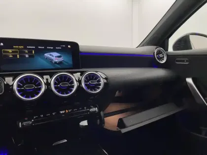 Photo 25 Mercedes Classe A  250 e 8G-DCT