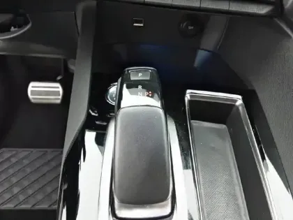 Photo 43 Peugeot 3008  Hybrid 225 e-EAT8