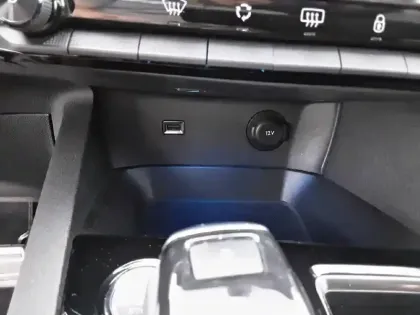 Photo 58 Peugeot 3008  Hybrid 225 e-EAT8