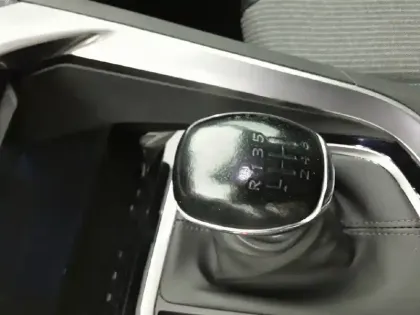 Photo 13 Peugeot 3008  Puretech 130ch S&S BVM6