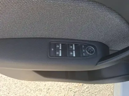 Photo 32 Renault Captur  E-Tech full hybrid 145 ch