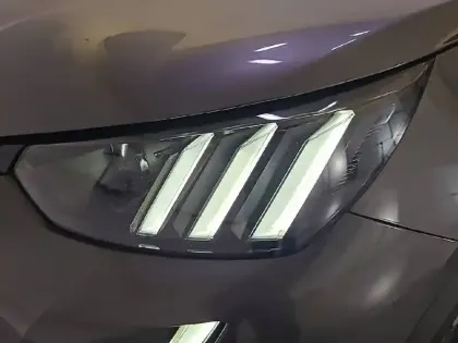 Photo 15 Peugeot 2008  PureTech 130 S&S EAT8