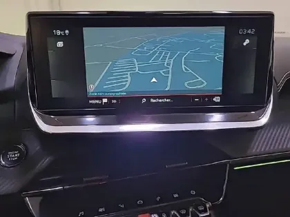 Photo 18 Peugeot 2008  PureTech 130 S&S EAT8