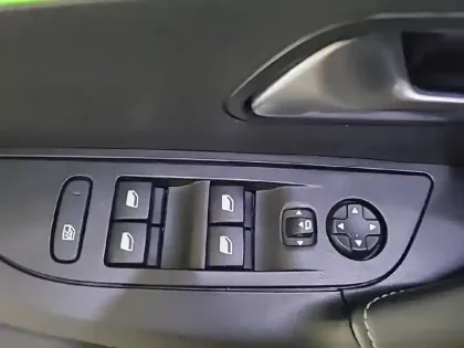 Photo 31 Peugeot 2008  PureTech 130 S&S EAT8