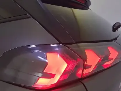 Photo 16 Peugeot 2008  PureTech 130 S&S EAT8