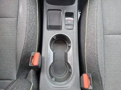 Photo 23 Renault Captur  E-Tech full hybrid 145 ch