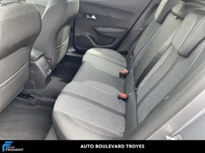 Photo 11 Peugeot 2008  1.2 Hybrid 136ch Allure e-DCS6