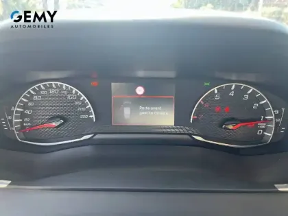 Photo 11 Peugeot 2008  PureTech 130 S&S BVM6