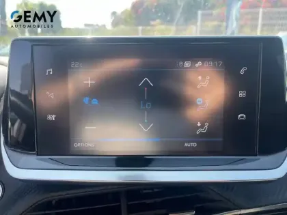 Photo 12 Peugeot 2008  PureTech 130 S&S BVM6