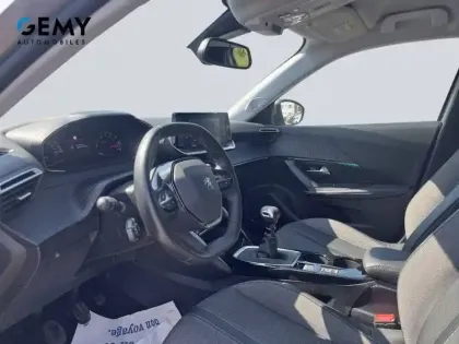 Photo 8 Peugeot 2008  PureTech 130 S&S BVM6