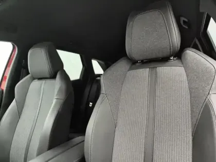 Photo 24 Peugeot 3008  Puretech 130ch S&S BVM6 Allure Pack