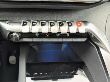 Photo 12 Peugeot 3008  Puretech 130ch S&S BVM6 Allure Pack