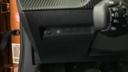 Photo 18 Peugeot 2008  PureTech 130 S&S EAT8 Allure