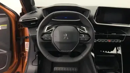 Photo 11 Peugeot 2008  PureTech 130 S&S EAT8 Allure