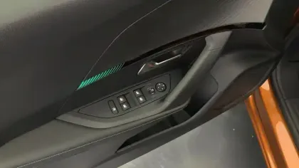 Photo 17 Peugeot 2008  PureTech 130 S&S EAT8 Allure