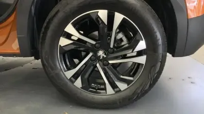 Photo 14 Peugeot 2008  PureTech 130 S&S EAT8 Allure