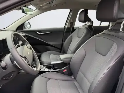 Photo 8 Kia Niro  1.6 GDi 129 ch HEV DCT6