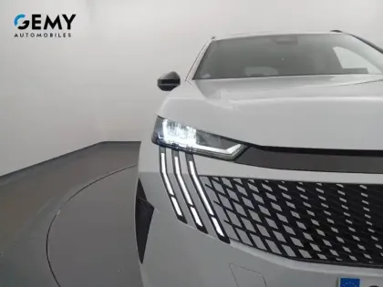 Photo 24 Peugeot 5008  Hybrid 145 e-DCS6