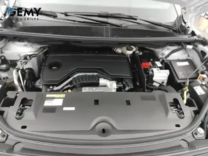 Photo 11 Peugeot 5008  Hybrid 145 e-DCS6