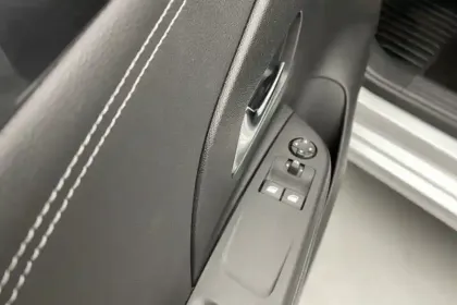 Photo 43 Opel Corsa  1.2 75 ch BVM5