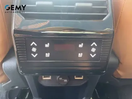 Photo 57 DS DS 8 DS N°8 350 ch AWD Long Range