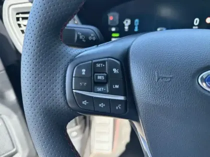 Photo 16 Ford Kuga 2.5 Duratec 243ch Hybride Rechargeable ST-Line X Powershift