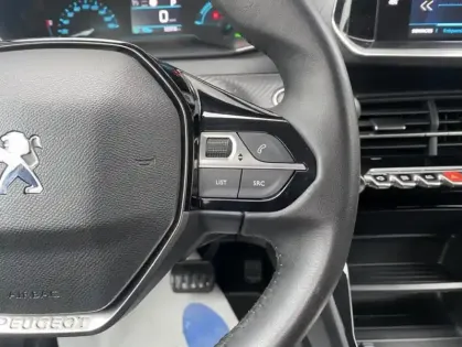 Photo 23 Peugeot 208 II Electrique 136ch Style