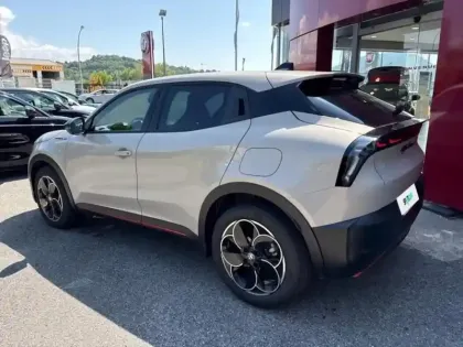 Photo 6 Alfa Romeo Junior  1.2 Ibrida 136ch Speciale DCT6