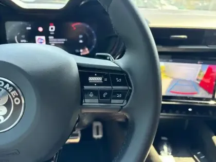 Photo 13 Alfa Romeo Junior  1.2 Ibrida 136ch Speciale DCT6