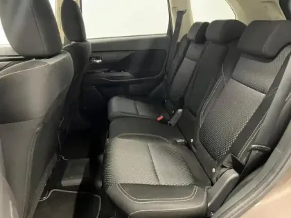 Photo 23 Mitsubishi Outlander  PHEV Twin Motor Business 4WD Euro6d-T EVAP 5cv