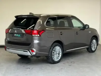 Photo 17 Mitsubishi Outlander  PHEV Twin Motor Business 4WD Euro6d-T EVAP 5cv