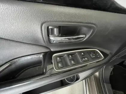 Photo 11 Mitsubishi Outlander  PHEV Twin Motor Business 4WD Euro6d-T EVAP 5cv