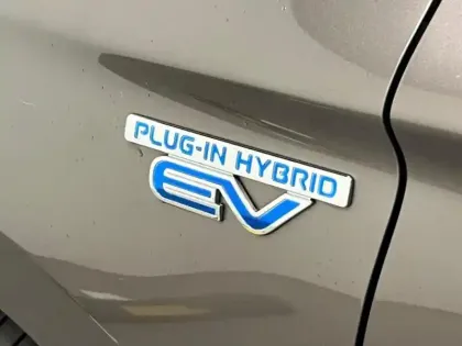 Photo 21 Mitsubishi Outlander  PHEV Twin Motor Business 4WD Euro6d-T EVAP 5cv