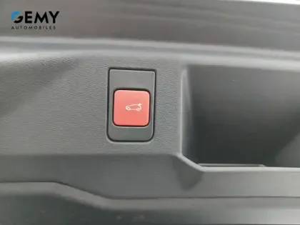 Photo 56 Peugeot 5008  Hybrid 145 e-DCS6