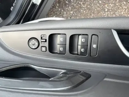 Photo 61 Hyundai Bayon  1.0 T-GDi 100 Hybrid 48V