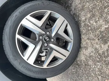 Photo 46 Hyundai Bayon  1.0 T-GDi 100 Hybrid 48V