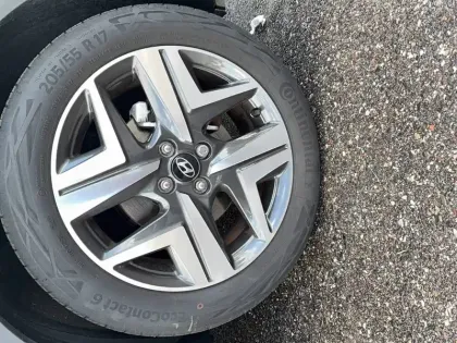 Photo 11 Hyundai Bayon  1.0 T-GDi 100 Hybrid 48V