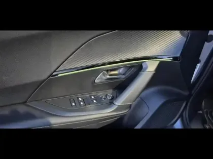 Photo 13 Peugeot 2008  e- 136ch GT Line