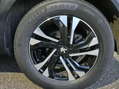 Photo 11 Peugeot 2008  e- 136ch GT Line