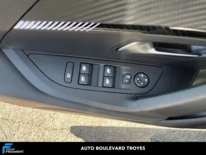 Photo 14 Peugeot 2008  1.2 PureTech 130ch S&S Allure EAT8