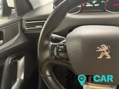 Photo 13 Peugeot 308  SW 1.2 PureTech 110ch E6.3 S&S Style