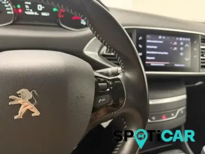 Photo 14 Peugeot 308  SW 1.2 PureTech 110ch E6.3 S&S Style