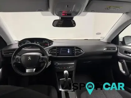 Photo 6 Peugeot 308  SW 1.2 PureTech 110ch E6.3 S&S Style