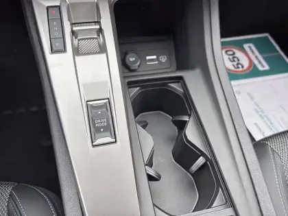 Photo 40 Peugeot 308  SW Electrique 54 kWh 156ch