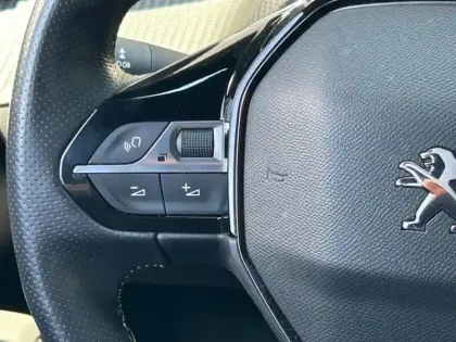 Photo 14 Peugeot 2008  1.2 PureTech 130ch S&S GT Line