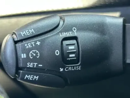 Photo 11 Peugeot 2008  1.2 PureTech 130ch S&S GT Line