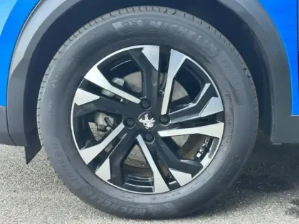 Photo 19 Peugeot 2008  e- 136ch Allure