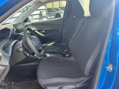 Photo 7 Peugeot 2008  e- 136ch Allure