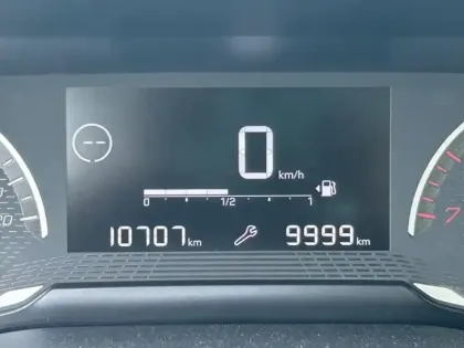 Photo 10 Peugeot 2008  e- 136ch Allure